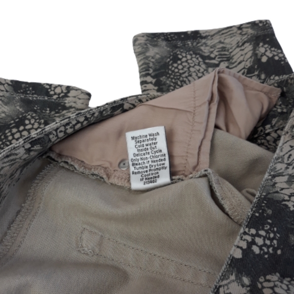 Cabi Diamondback skinny jeans snake print size 6 - Picture 10 of 12
